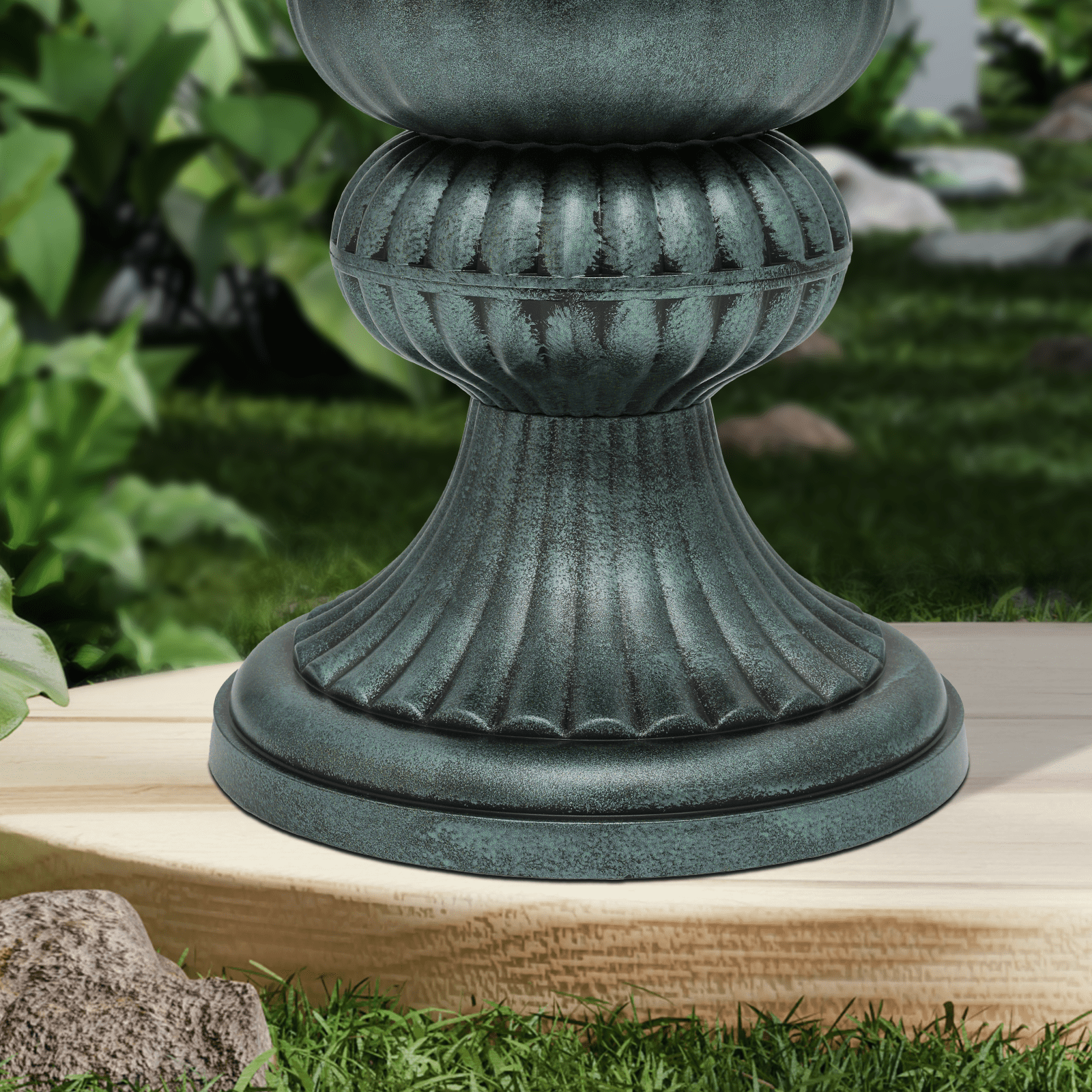 MoNiBloom Classic Green Urn Planter, Large Indoor/Outdoor