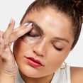 thumbnail image 4 of Clinique Take The Day Off™ Bálsamo Desmaquillante Facial con Carbón Activo - Protector Solar, 4 of 6