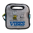 thumbnail image 2 of Lonchera Portátil para Almuerzo, Diseño Snoopy & Charlie Brown, 75 Aniversario, Bolsa Térmica Reutilizable con Asa y Correa Expandible, Color Gris con Azul, 2 of 3