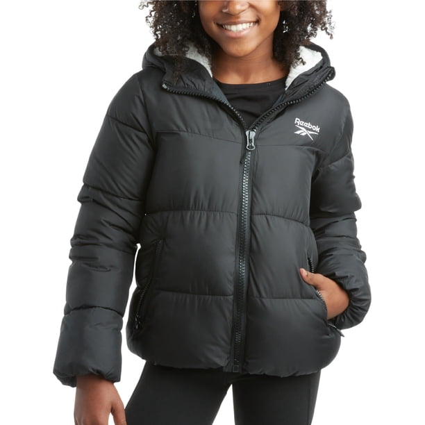 Campera puffer para niña Reebok con aislamiento, capucha sherpa, negra