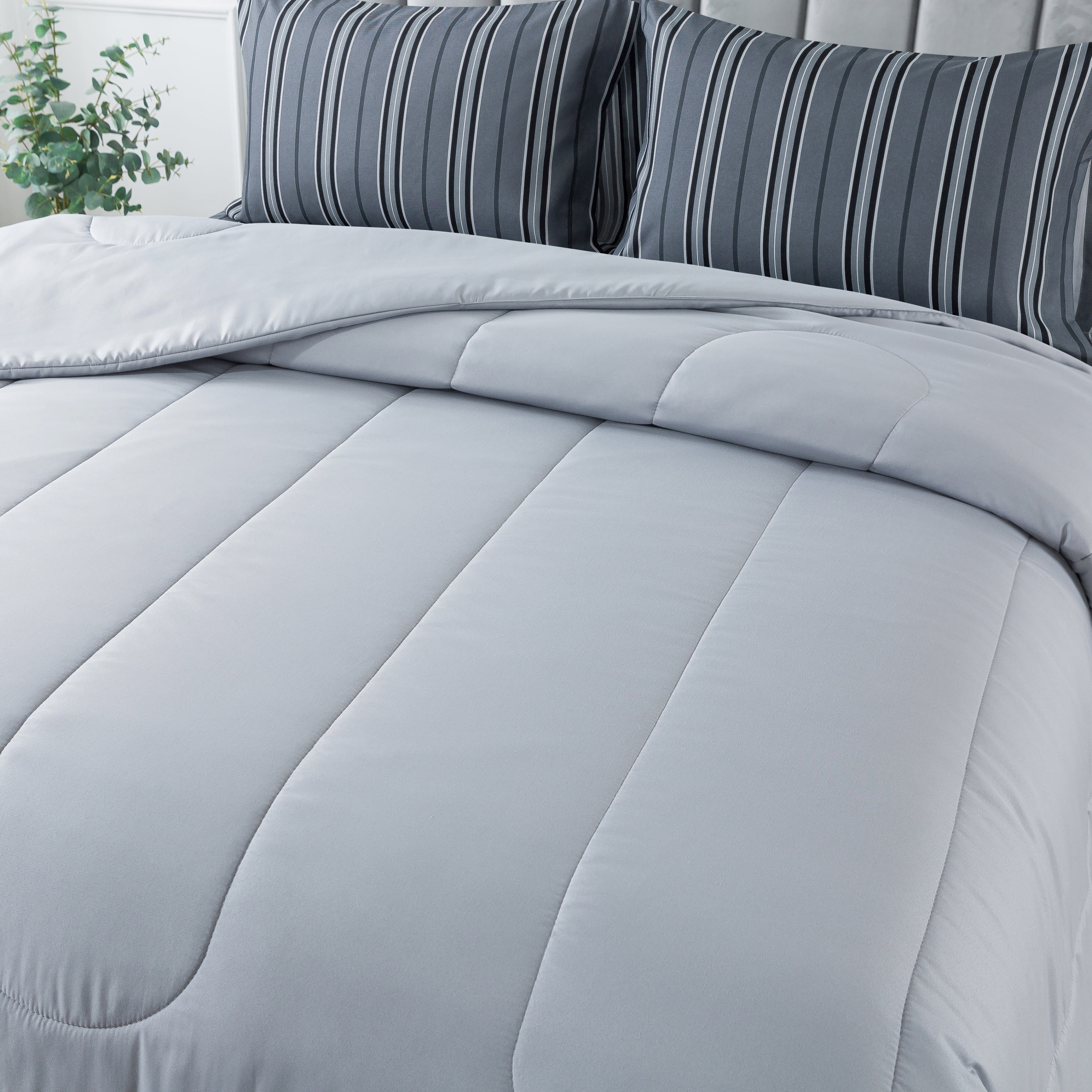 Mainstays Grey 5 Piece Bed in a Bag Comforter Set with Sheets and Plush Throw, Full