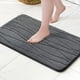 thumbnail image 1 of Elegante alfombrilla de baño, alfombrilla de espuma viscoelástica que absorbe el agua con fuerte agarre y respaldo de PVC antideslizante para el suelo del baño (lavable a máquina), 1 of 5