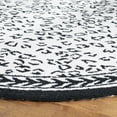 thumbnail image 3 of SAFAVIEH Chelsea Doriane Bordered Wool Area Rug, White/Black, 5'6" x 5'6" Round, 3 of 10