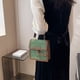 thumbnail image 4 of Bolso de mano rómbico de ocio, bolso pequeño de un solo hombro con contraste de color, bolso cruzado de cuero PU estilo: estilo 1;, 4 of 6
