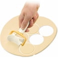 thumbnail image 4 of Juego de cortadores de galletas, rodillo de rueda cortador de masa, cortador redondo cuadrado, herramienta de pastelería para molde de galletas de pizza con engranaje circular, rectangular, 3 piezas, 4 of 5