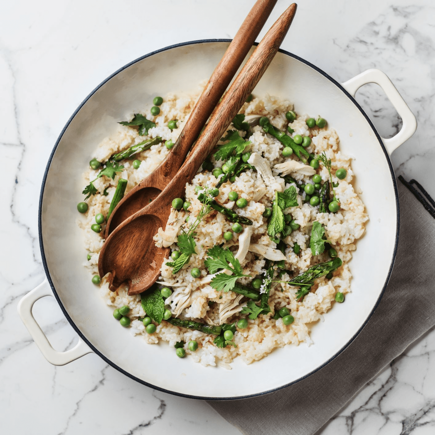Bibigo Cooked Sticky White Rice 7.4 oz Bowls | Restaurant-Style Medium Grain White Rice Gluten-Free & Low Fat Food in Convenient Microwavable Bowl Quick & Easy Meal Pack of 8