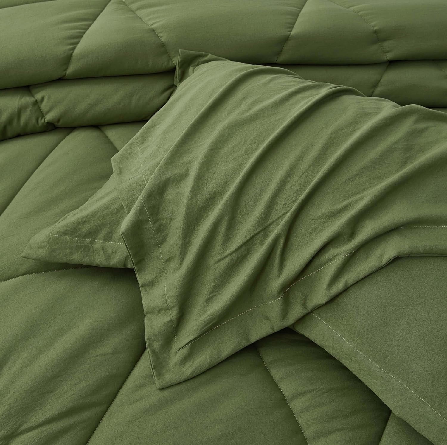 Chezmoi Collection Rory Olive Green Comforter Set Oversized Queen Size 3-Piece Fluffy Soft Lightweight Bedding Triangle Quilted Stone-Washed Microfiber Comforter Set for All Season