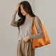 thumbnail image 5 of Bolso de hombro de cuero artificial para mujer, nuevo bolso de hombro de PU sólido de verano 2024, elegante, de gran capacidad, para ir al trabajo, 5 of 5