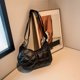 thumbnail image 5 of Bolso Bandolera Bolso bandolera de otoño invierno de hombro acolchado con diamantes Suave para fiesta (Negro), 5 of 9