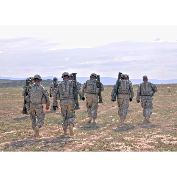oregon-army-national-guard-soldiers-of-2-162-infantry-battalion-walk