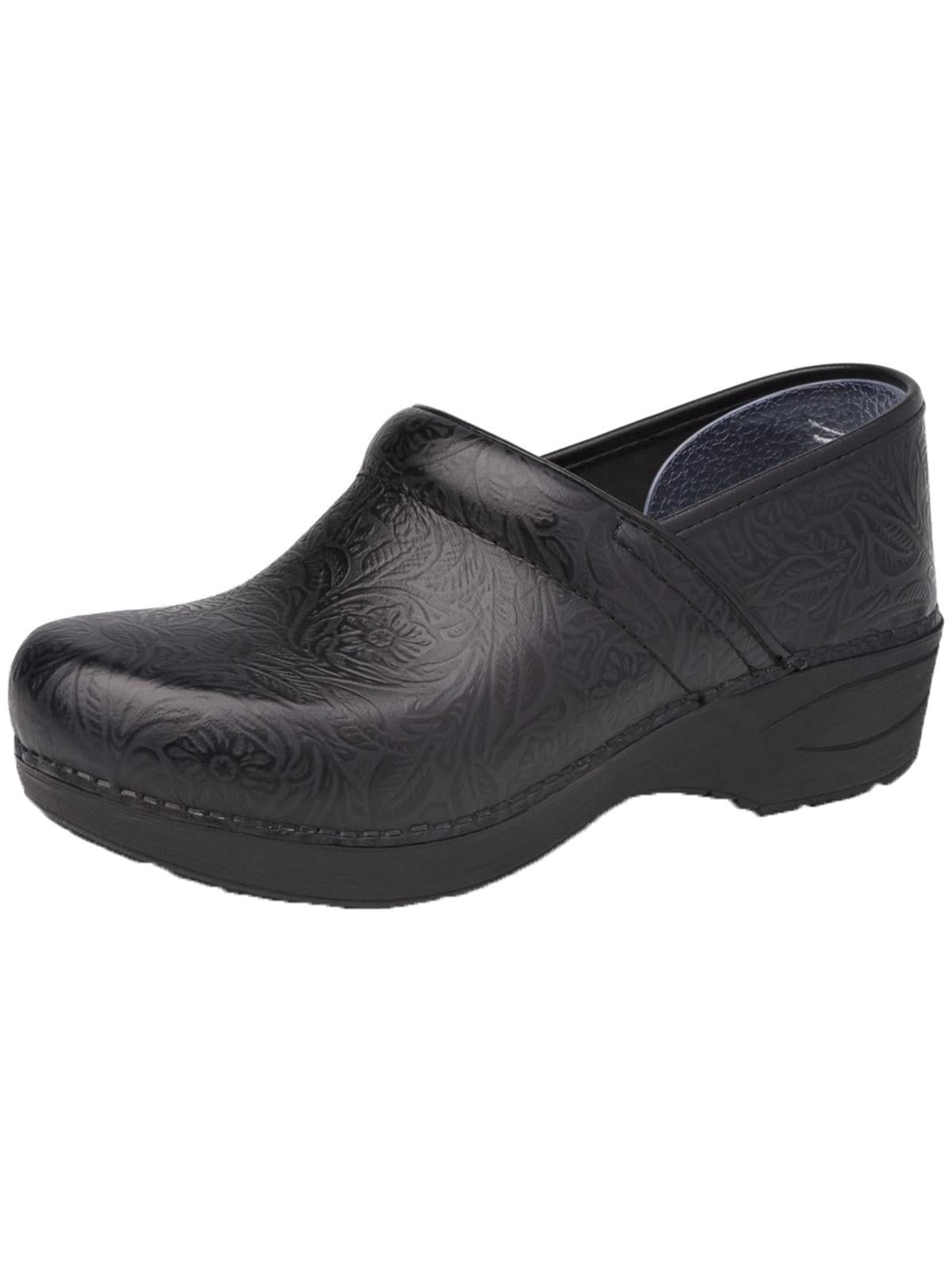 do dansko clogs run small