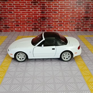Kyosho 08954R 1-18 Scale Right Hand Drive Jaguar E-Type Coupe E