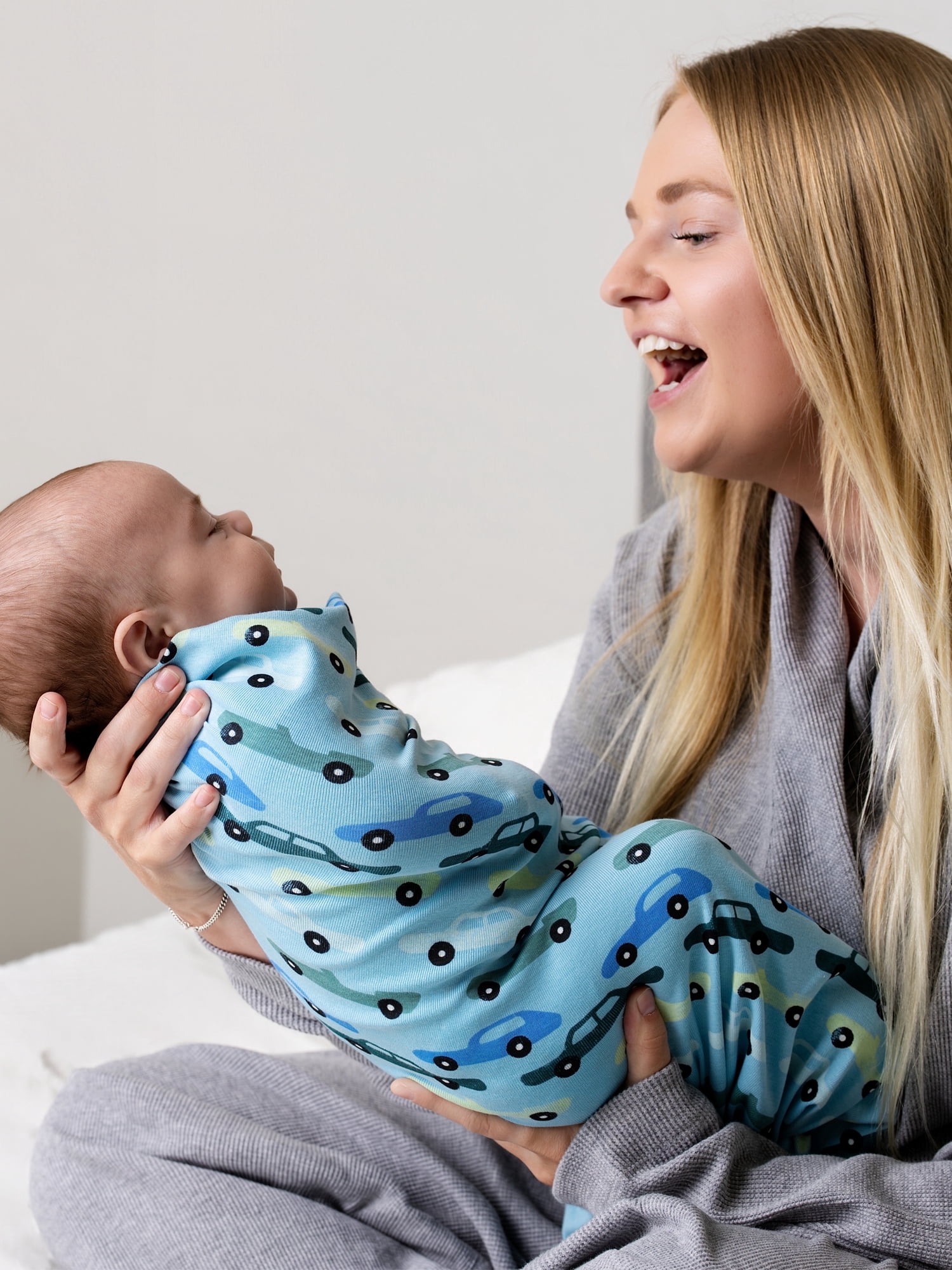 Monica + Andy Organic Cotton Crib & Toddler Fitted Sheet, 200 Thread Count Percale, Fits Standard Crib & Toddler Mattresses