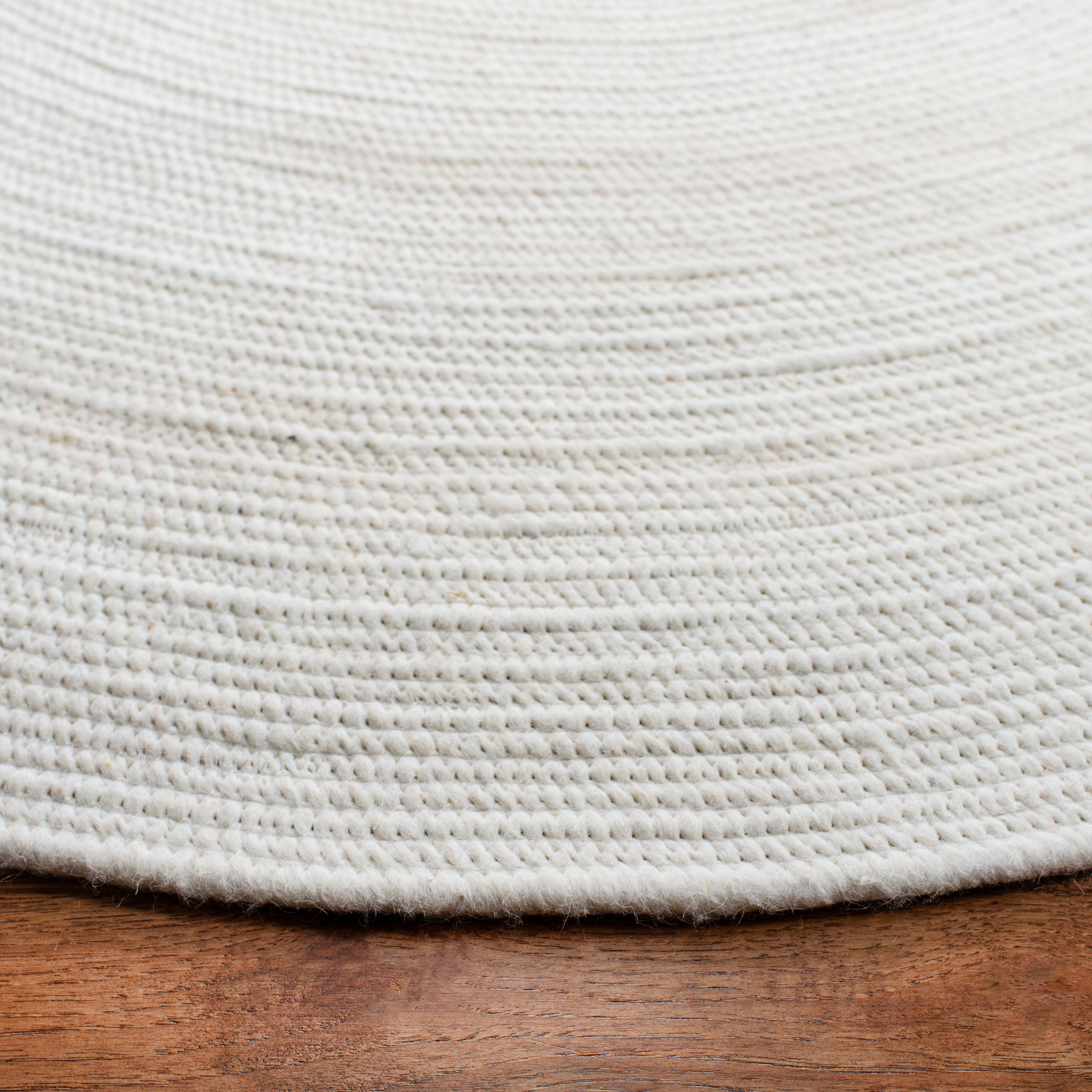 SAFAVIEH Braided Ronan Solid Reversible Area Rug, Ivory, 4' x 6' Oval