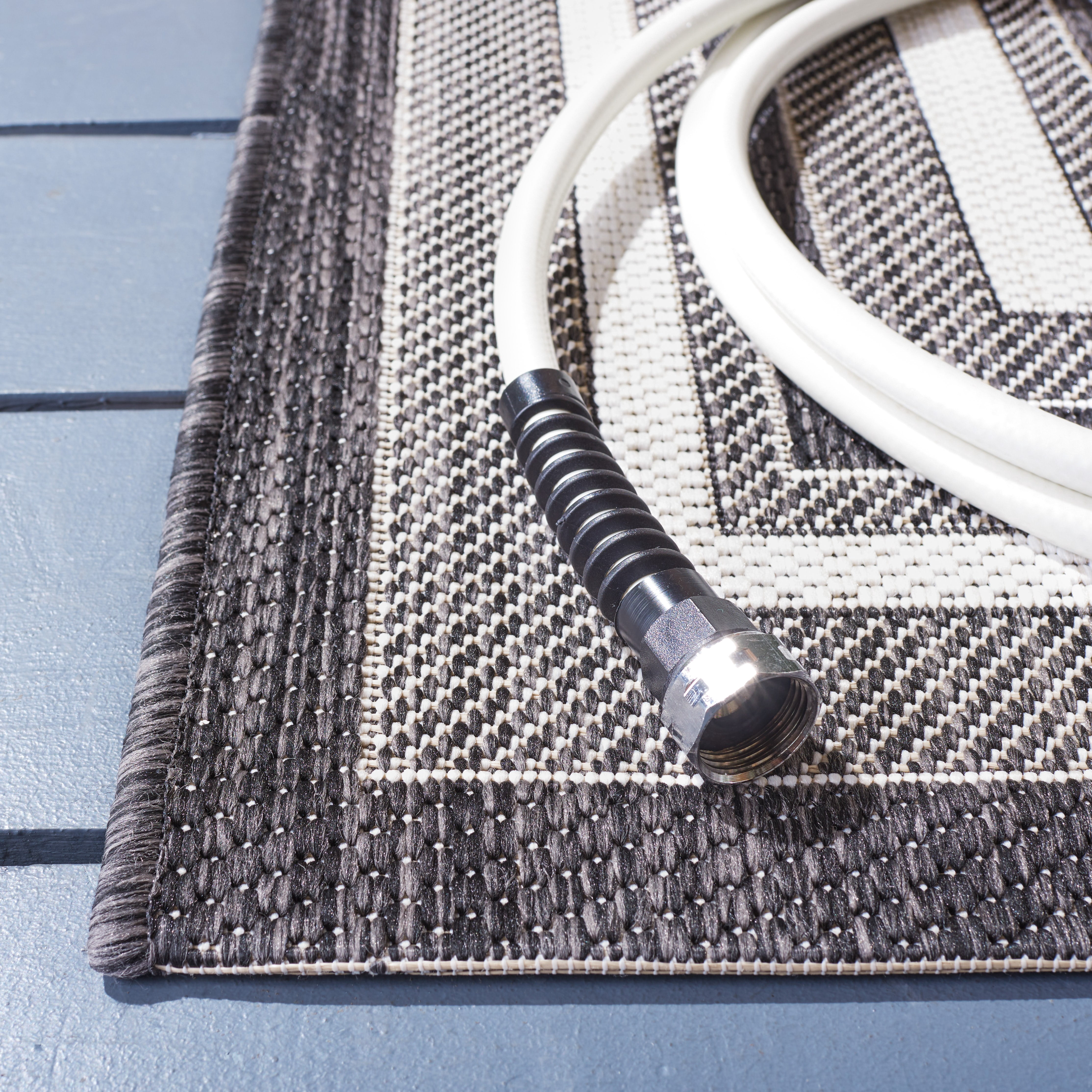 Safavieh Courtyard Ercan Bordered Indoor/Outdoor Area Rug, Ivory/Black, 4' x 4' Square