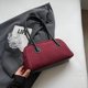 thumbnail image 4 of Bolso Hombro para Mujer Con Múltiples Bolsillos en Las Axilas Gamuza Sintética (vino) Rojo, 4 of 8