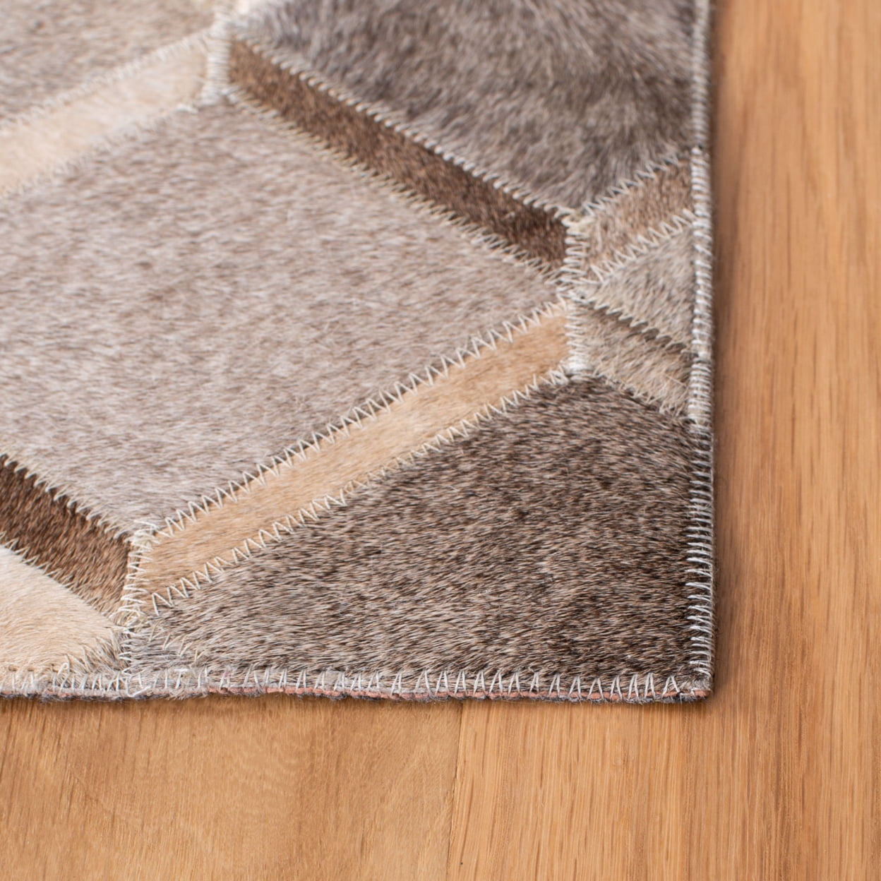 SAFAVIEH Studio Leather Nanette Geometric Diamonds Area Rug, Ivory/Grey, 4' x 6'
