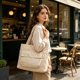 thumbnail image 4 of Bolsa Tote de Mujer Ligera con Gran Capacidad, Nylon Repelente al Agua, Estilo de Hombro y Mano, Múltiples Bolsillos para Trabajo, Escuela y Uso Diario, 4 of 6