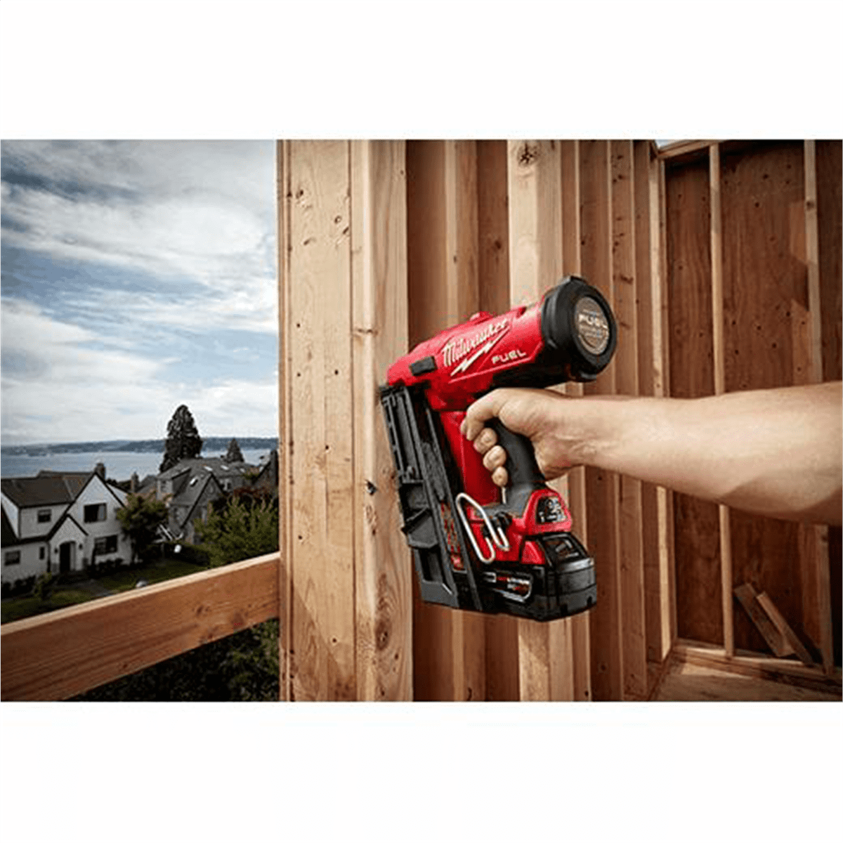 Milwaukee M18 FUEL 30 Degree Framing Nailer Kit