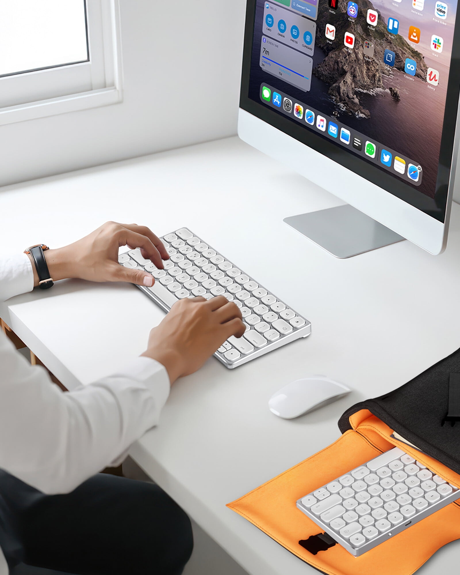 Yivandi Aluminum Wireless Bluetooth Keyboard for Mac OS – Compact Design, Backlit Keys, Rechargeable Battery – Compatible with iMac, MacBook Pro, Mac Mini, iPad