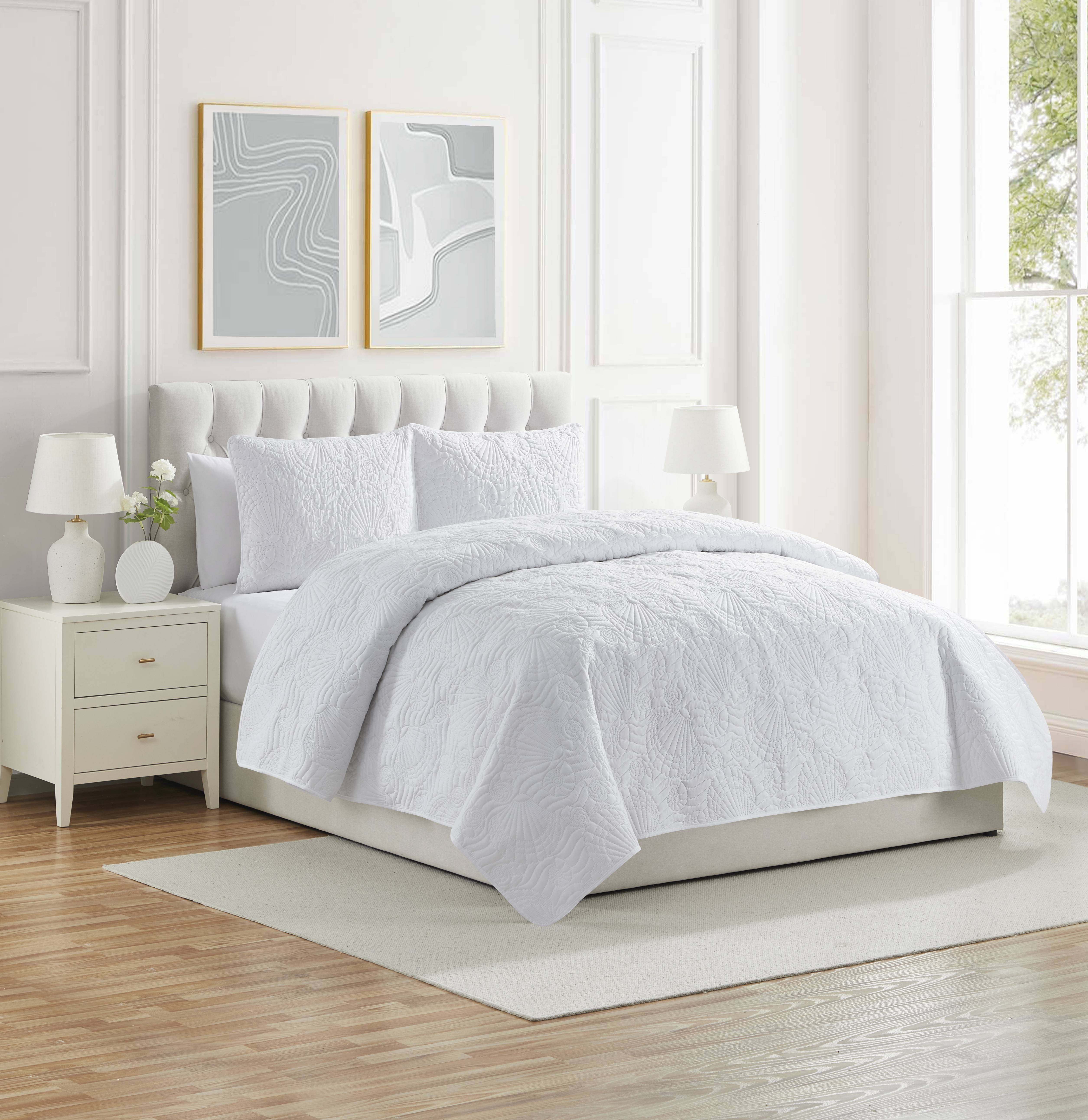 VCNY Home Ocean Coastal 3-Piece White Textured Seashell Quilt Set, King, Adult, Unisex