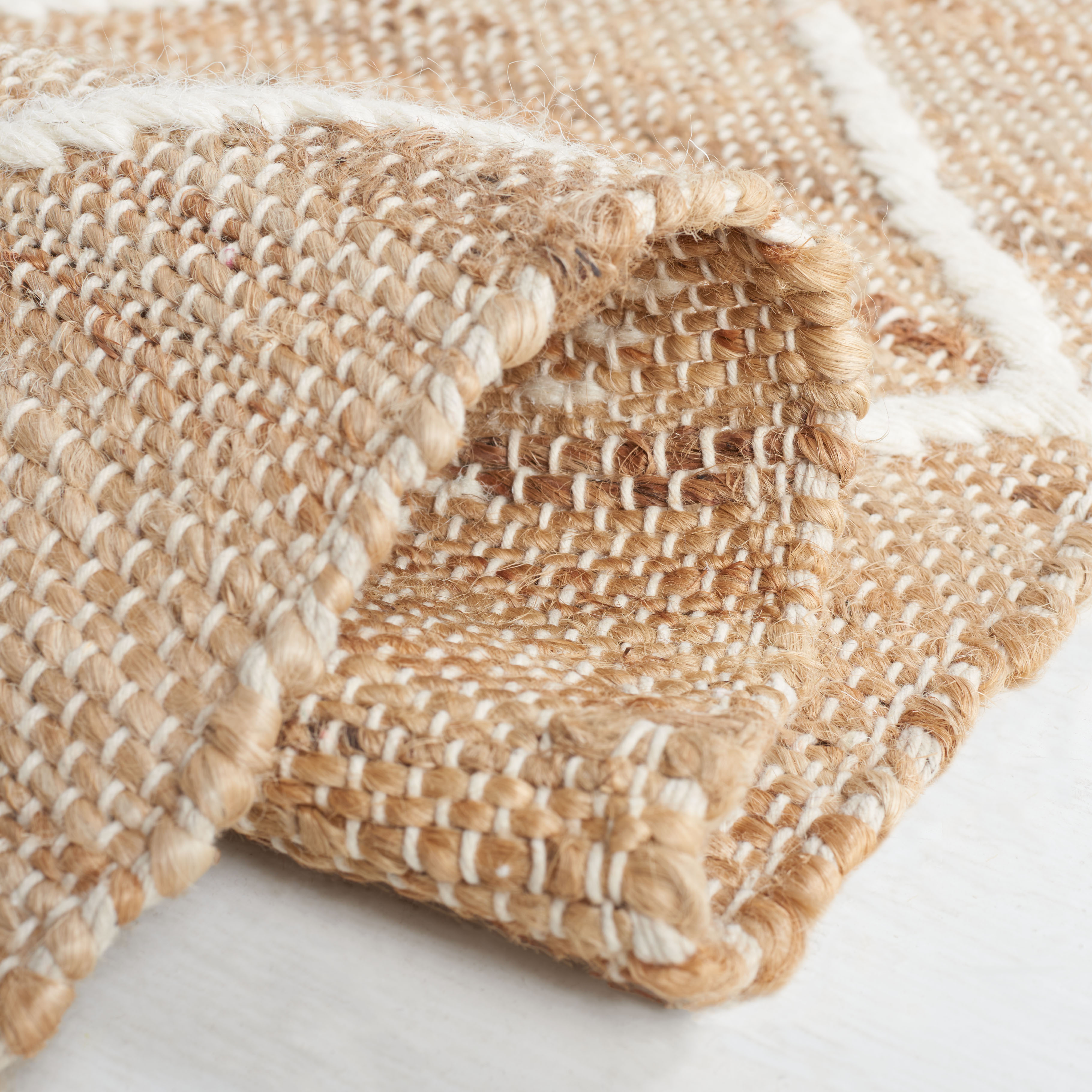 SAFAVIEH Natural Fiber Kimberlyn Geometric Runner Rug, Natural/Ivory, 2'3" x 9'