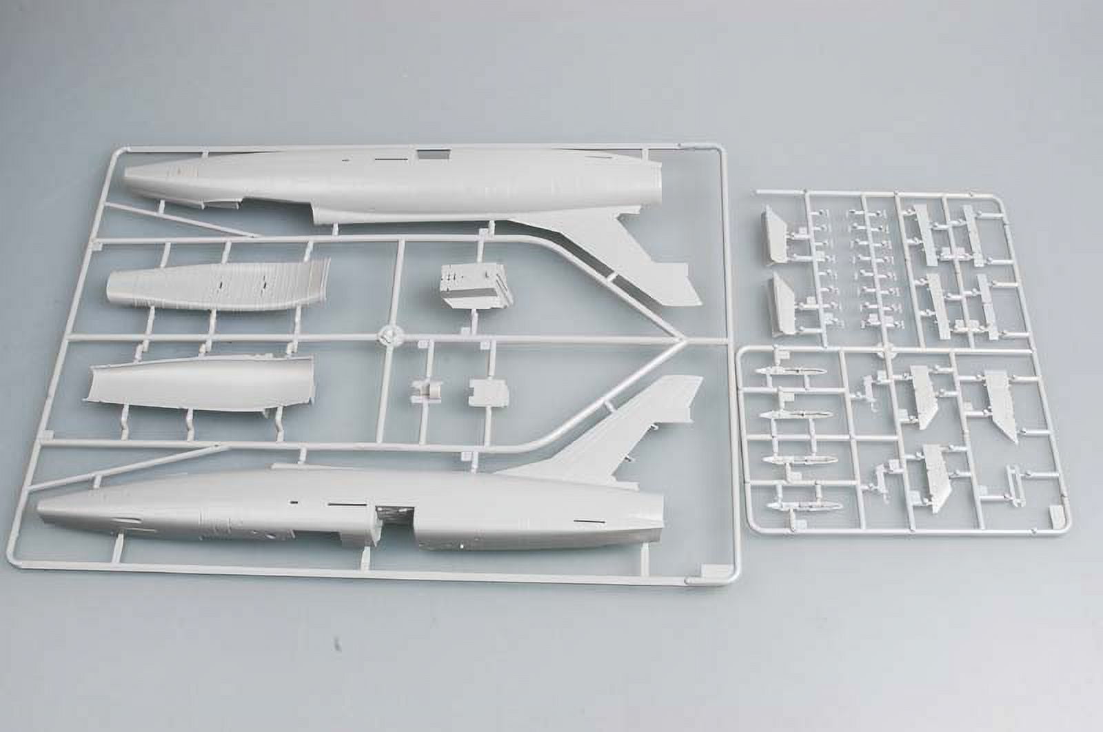 Trumpeter Models F-100D Super Sabre New
