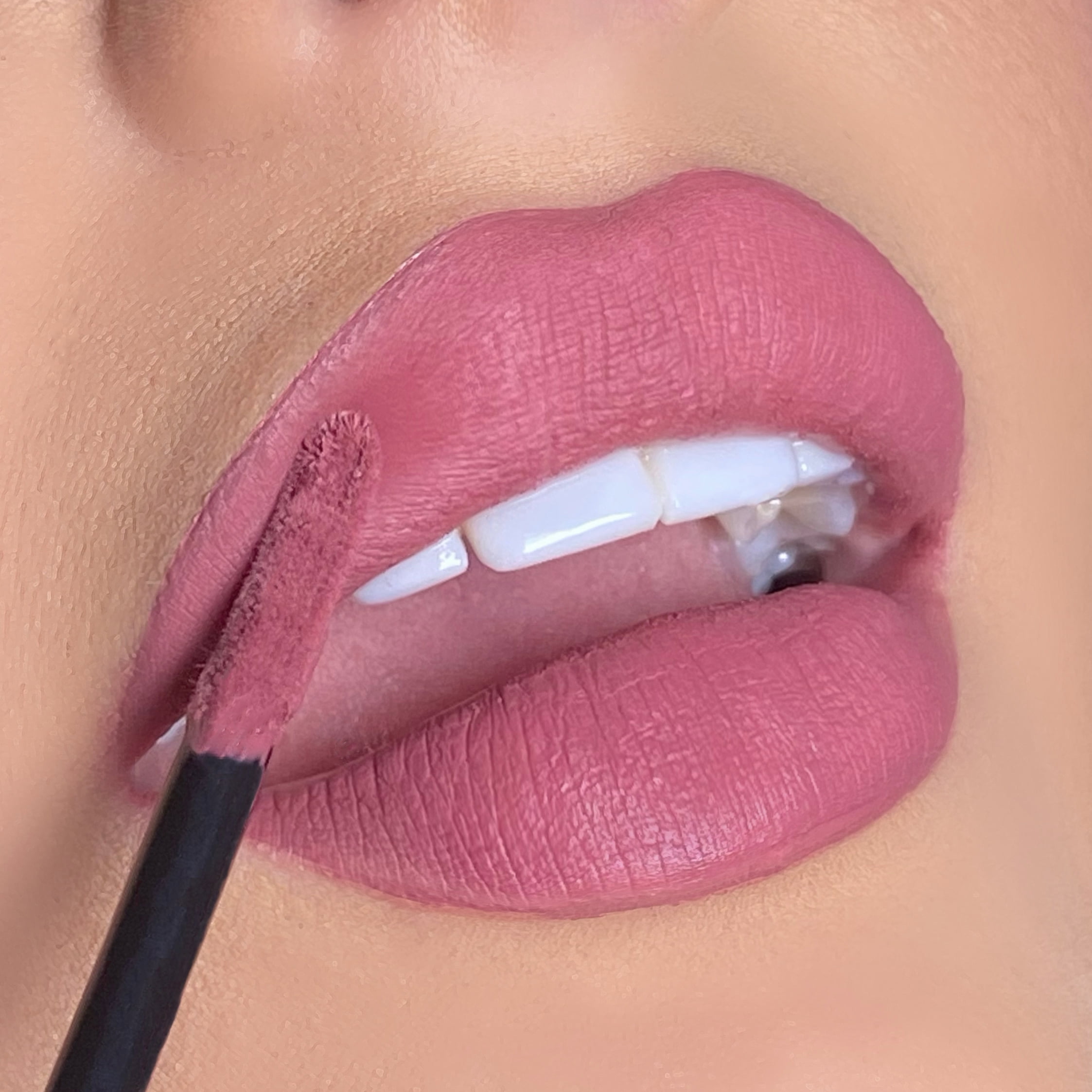 Lottie London Slay All Day, 100% Vegan Matte Liquid Lipstick, #TBT