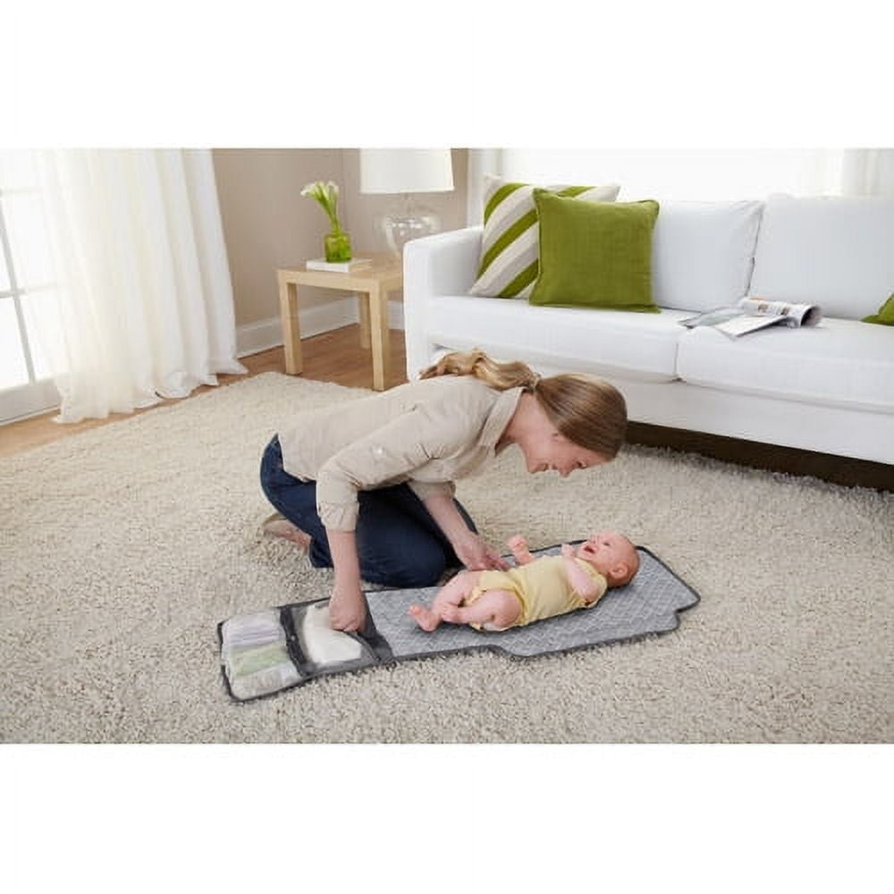 Graco Pack 'n Play Change 'n Carry Playard , Includes Portable Changing Pad, Manor