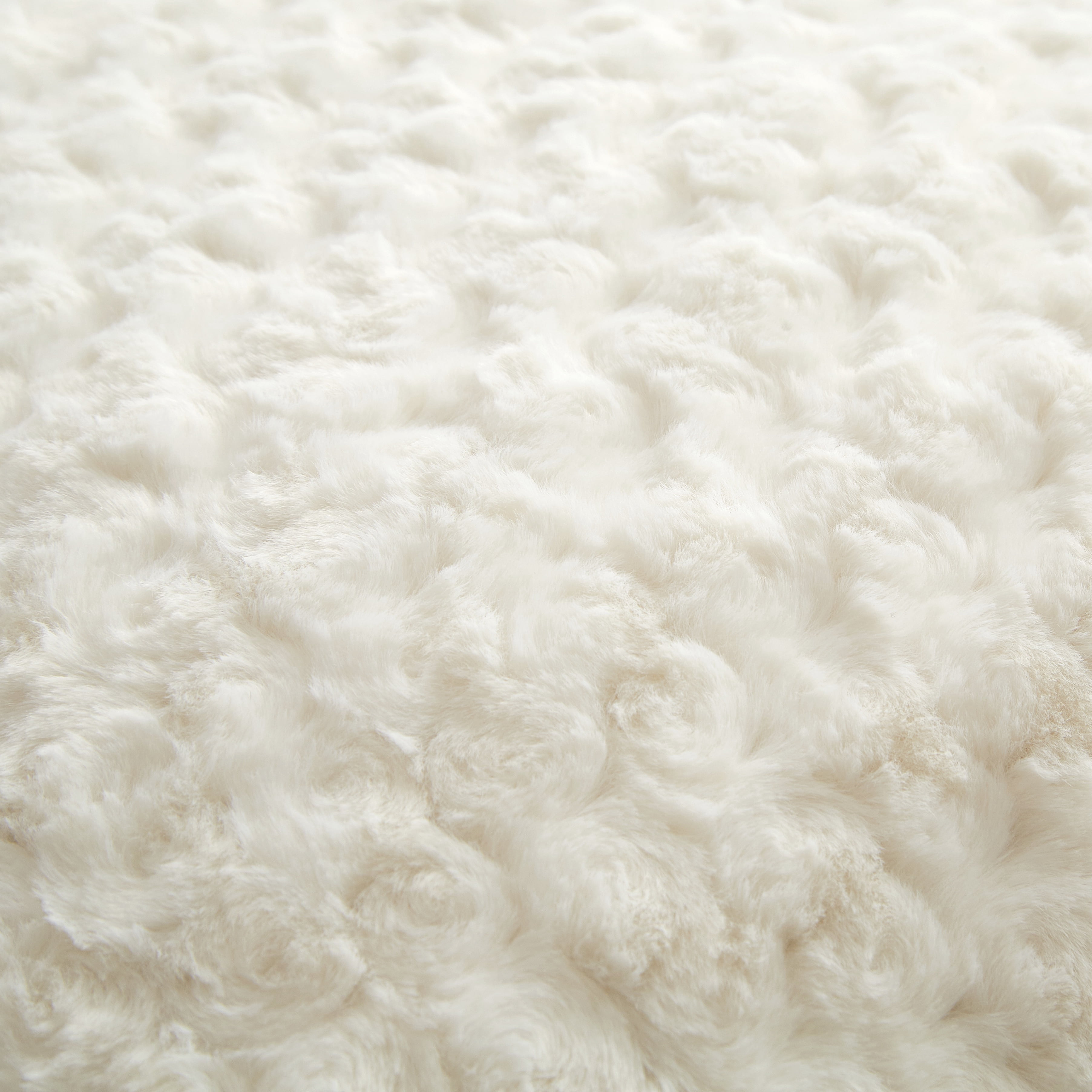(2 pack) Mainstays 22" x 22" Rosette Faux Fur Decorative Pillow for Adults, Vanilla Dream