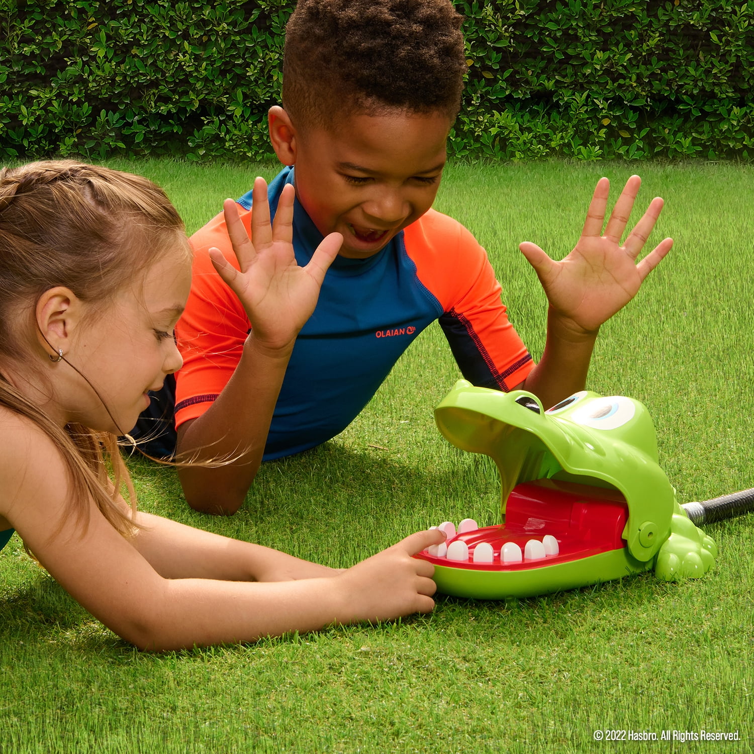 Hasbro Crocodile Dentist Splash Game Outdoor Lawn Game