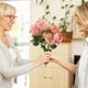 thumbnail image 4 of Ramo de rosas artificiales para San Valentín | Flores de plástico de varias cabezas atadas a mano para decoración de bodas y fiestas, 4 of 6