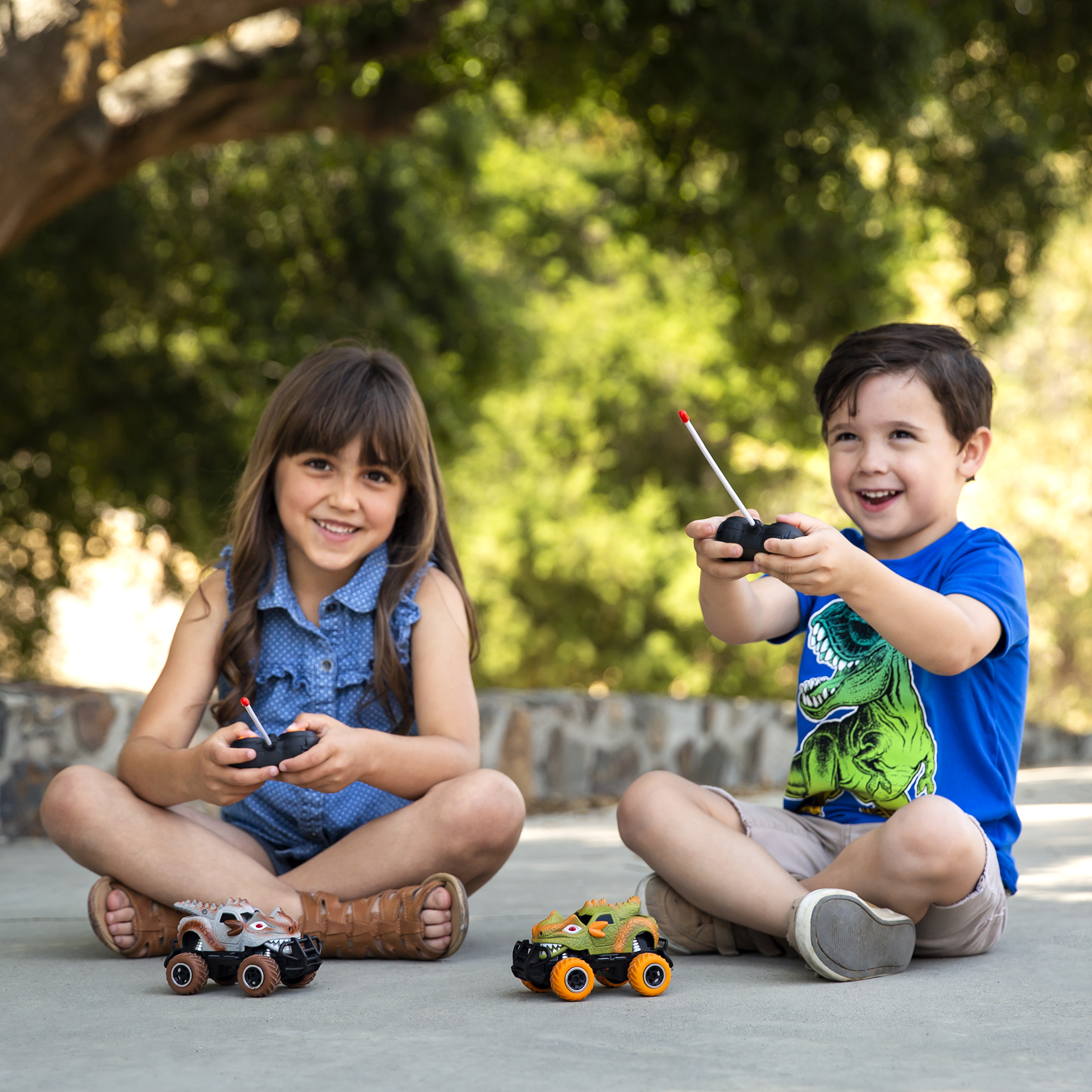 Best Choice Products Dinosaur RC Cars Set, 2-Pack with Controllers photo 2
