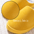 thumbnail image 3 of Use pantuflas de mujer ligeras, suaves y cómodas., 3 of 5