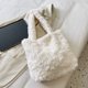 thumbnail image 1 of Bolsa con asa superior para mujer de hombro de felpa suave y esponjoso para otoño e invierno (Beige) Tmvgtek Para estrenar, 1 of 5