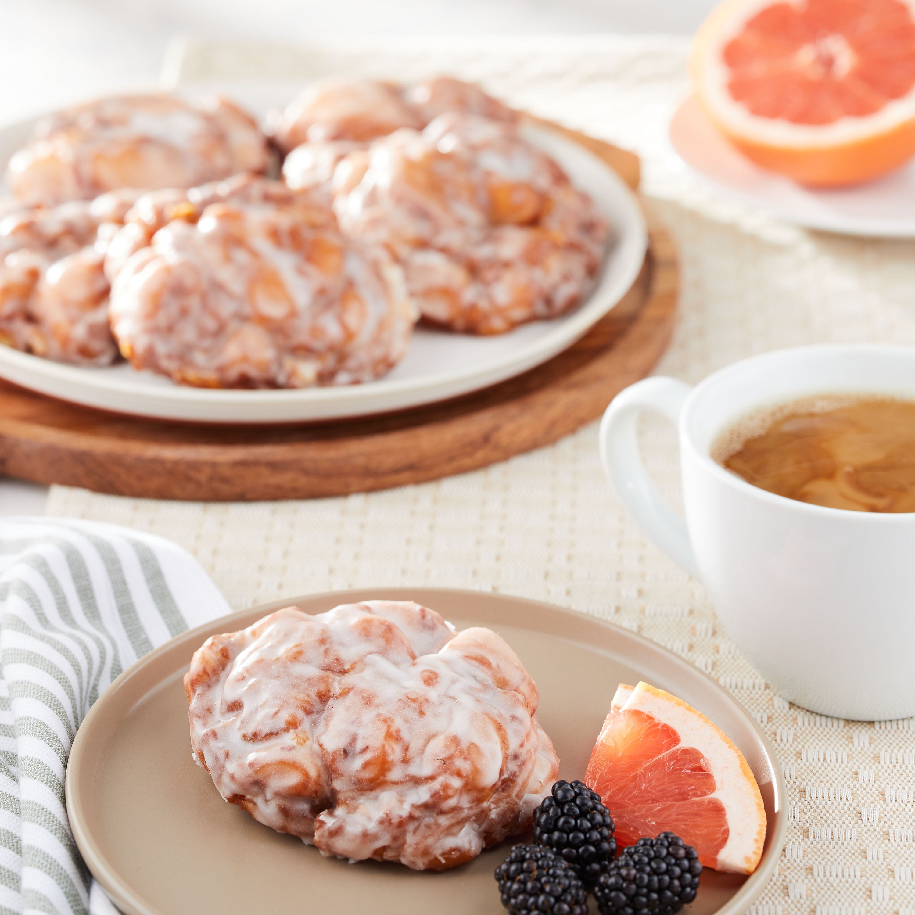 Freshness Guaranteed Apple Fritters, 6 Count, 15 oz
