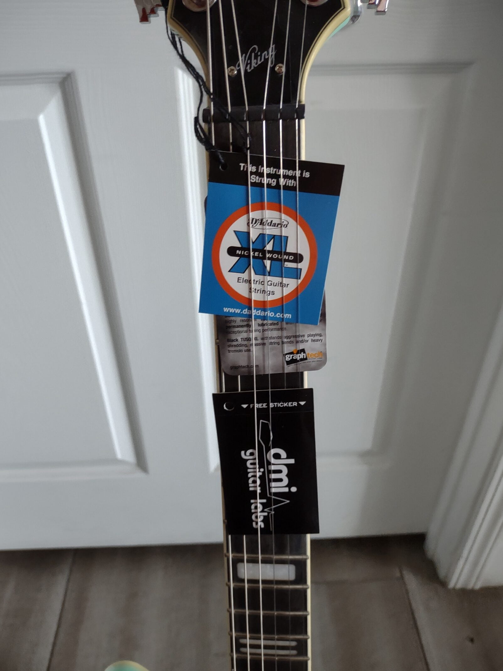 Hagstrom Viking Limited-Edition Semi-Hollow Electric Guitar Aged Sky Blue