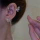 thumbnail image 4 of Pendientes con forma de mariposa con forma de gancho para la oreja, sin orejas, con clip para la oreja, con borlas y temperamento de nicho, ligeros y lujosos para mujer, 4 of 6