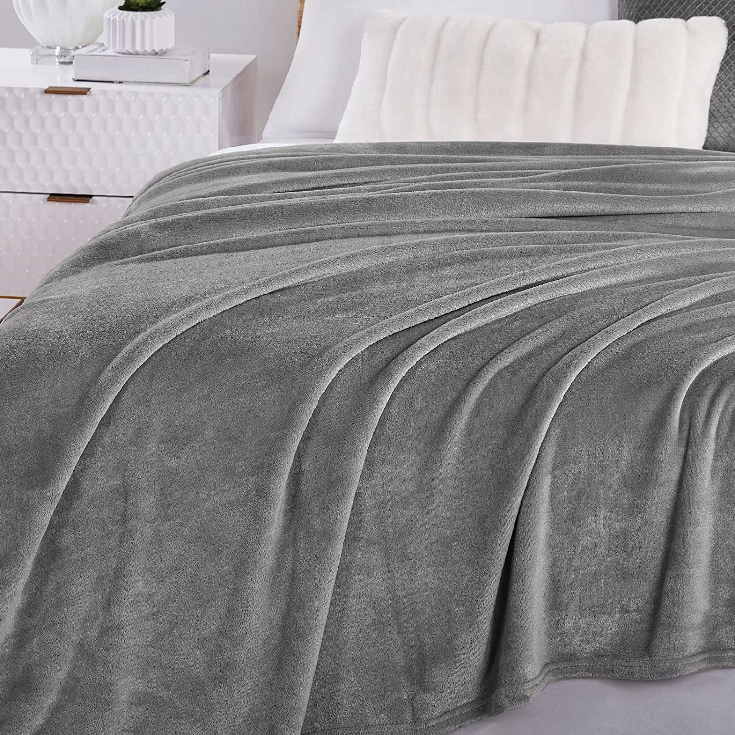 Walensee Ultra Soft Microplush Fleece King Blanket, 108" x 90", Grey, Machine Washable