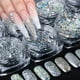 thumbnail image 5 of Brillo de uñas holográfico Lentejuelas Suministros de arte de uñas Uñas 3D Copos de brillo Uñas acrílicas brillantes Polvo de polvo Juego de brillos de uñas de plata para decoración de uñas Puntas de Namotu CZMR-YX209, 5 of 7