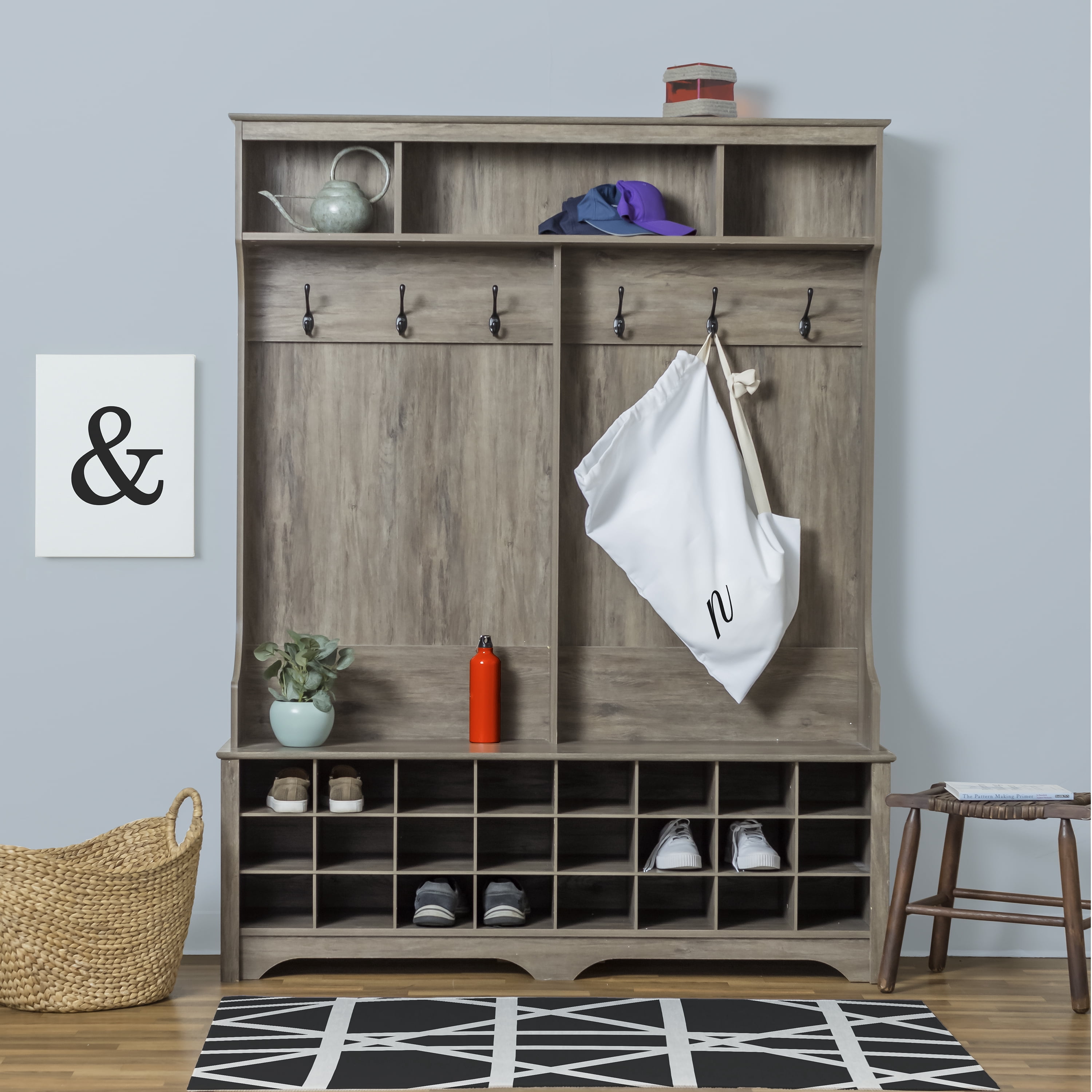Simply Daisy Modern Monogram 28 x 36 in n Laundry Bag