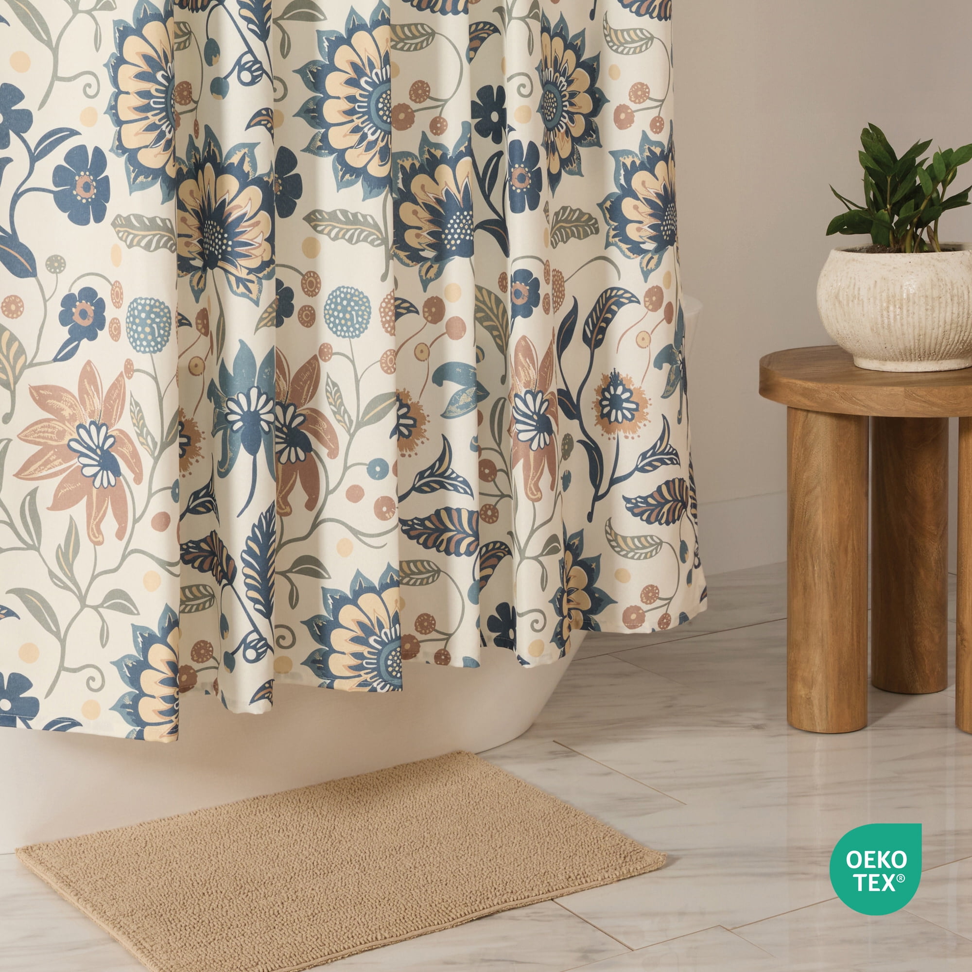 Shower Curtain in Floral Patterns