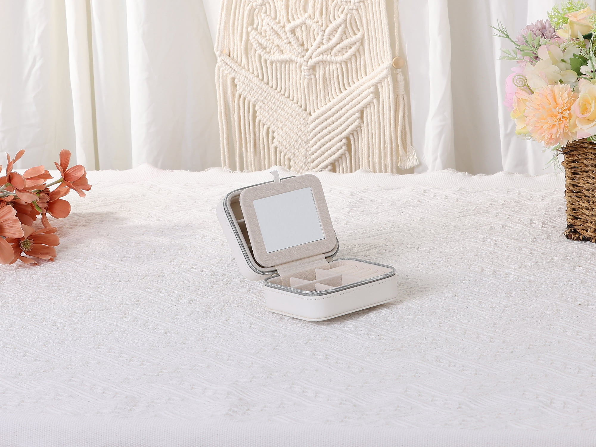 Unique Bargains Travel Jewelry Box Small Portable PU Leather Jewelry Organizer Case White