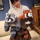 thumbnail image 2 of Peluche PASHMAIRE con forma de panda rojo pesado de 45 cm, 2 of 7