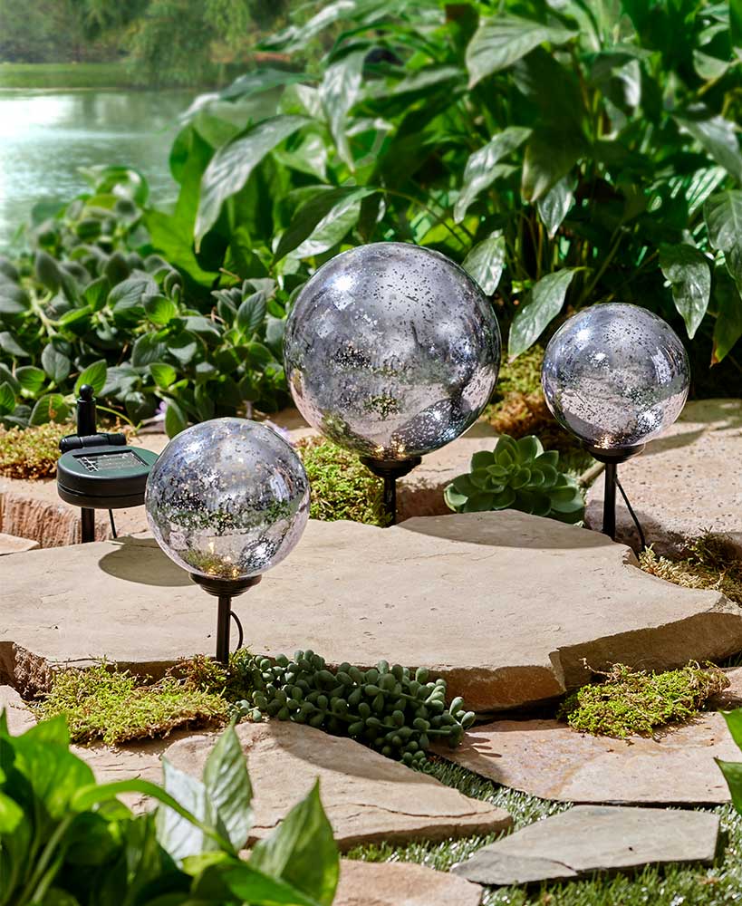 Set of 3 Solar Gazing Ball Stakes Orchid