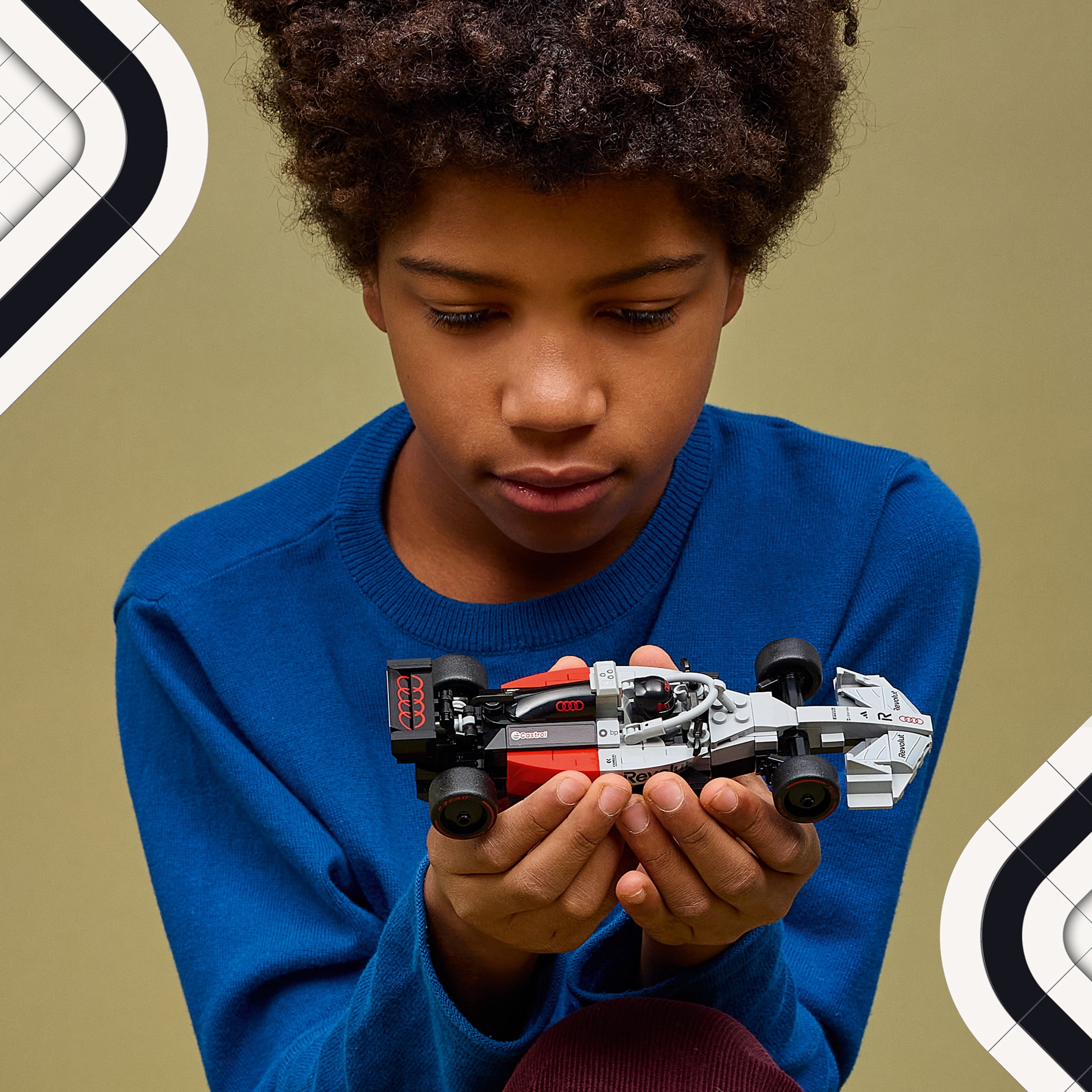 LEGO Speed Champions Audi Revolut F1 Team R26 Race Car Toy - Building Sets for Boys & Girls, Ages 10+ - F1 Car Kit for Display or Play - Gift for Birthdays - 77259