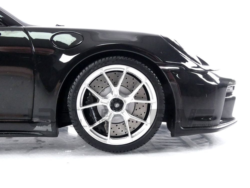 Minichamps 2022 Porsche 911 992 GT3 Touring Black w/ Silver Minichamps 2022 Porsche 911 992 GT3 Touring Black w/ Silver