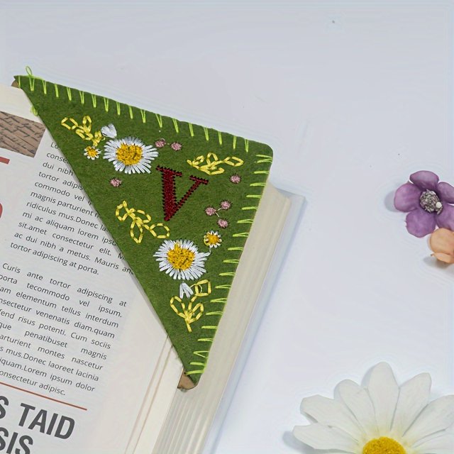 MesaSe Hand Embroidered Corner Bookmark Hand Stitched Felt Corner Letter Bookmark Felt Triangle Bookmark Cute Flower Letter Embroidery Bookmarks For Book Lovers (summer) ZZZ