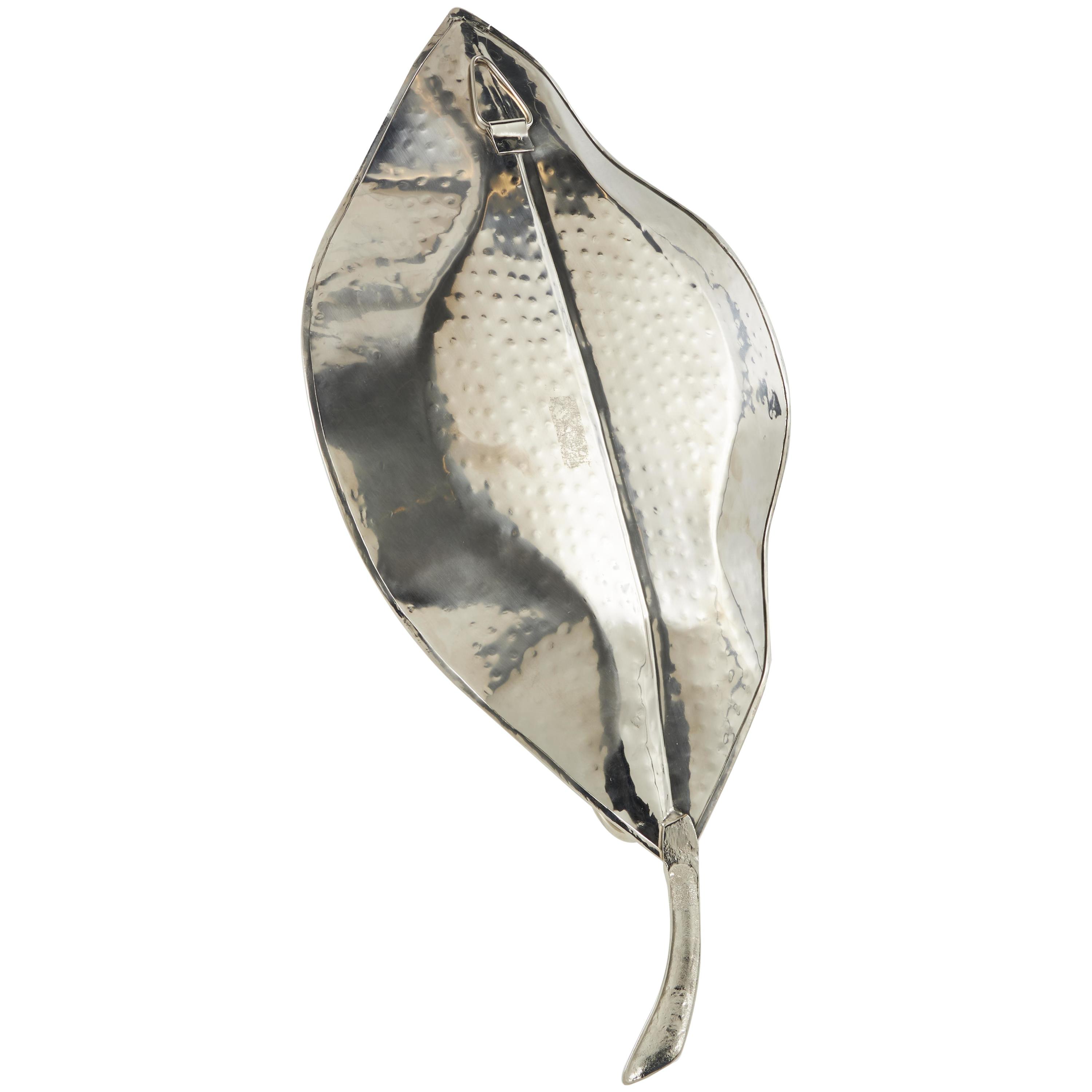 DecMode Silver Stainless Steel Metal Leaf Wall Sconce with Hammered Design