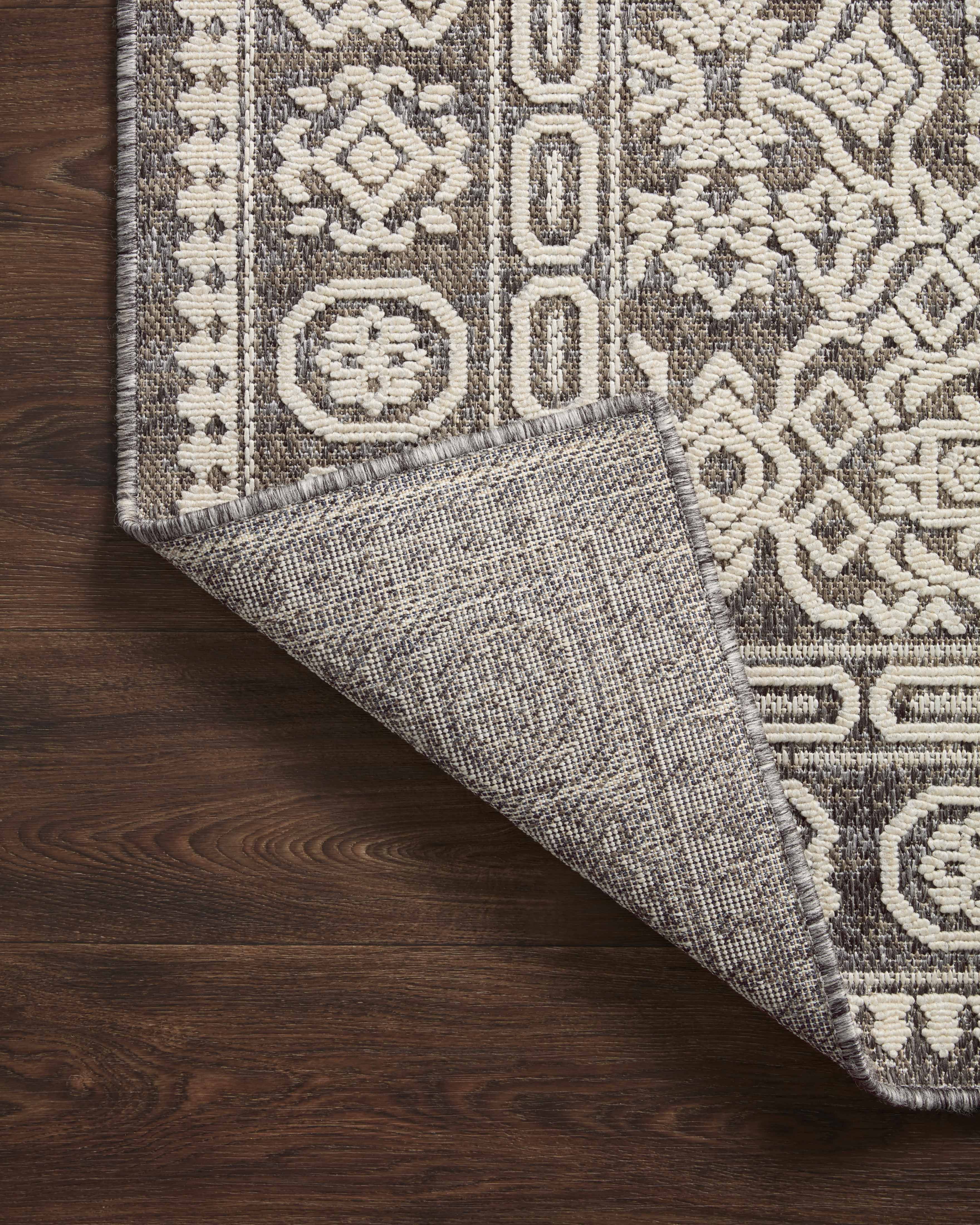 Indoor Outdoor Loloi Rainier Pebble / Ivory 2'-3" x 7'-7" Runner Rug